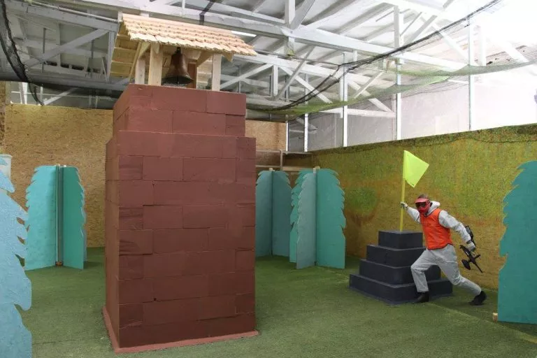 пейнтбольная арена