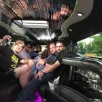 группа для мальчишника в лимузине